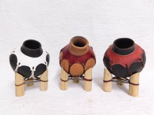 Native Tarahumara Made Small Pots with Stand