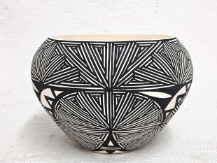 Native American Acoma Handpainted Pot