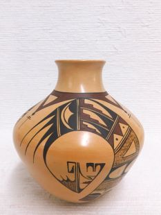 Native American Hopi Handbuilt and Handpainted Traditional Pot