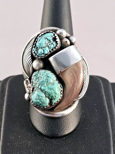 Vintage Native American Navajo Made Ring with Bear Claw