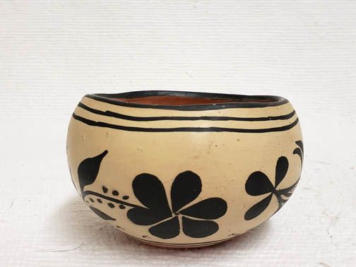 Vintage Native American Santo Domingo Handbuilt Polychrome